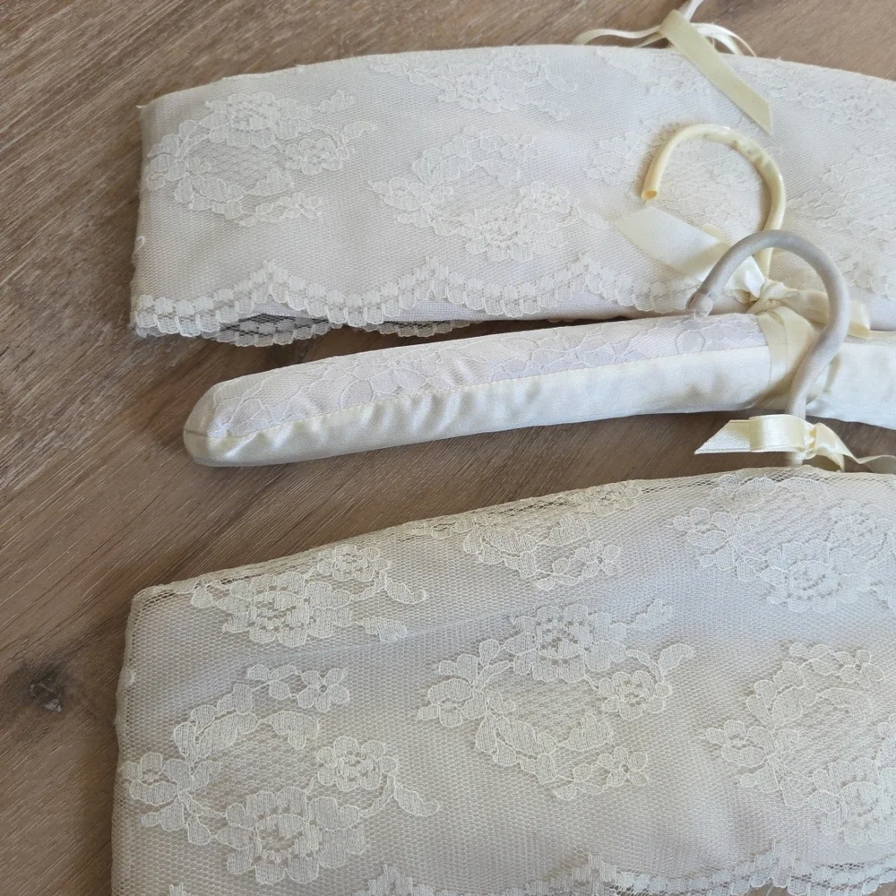 3- Vtg Victorian Lace/Ivory Satin Fabric Padded Clothes Hangers W Bows